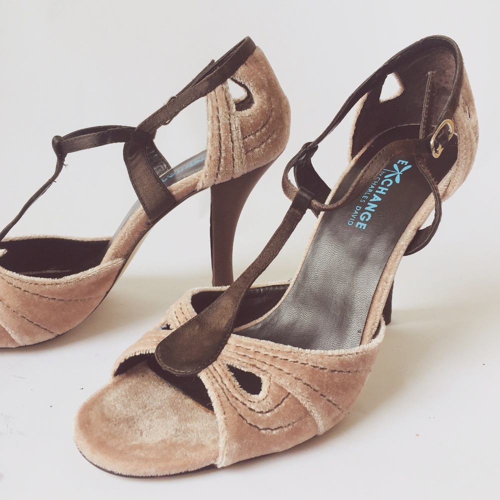 Exchange by Charles David Stilettos – Open Toe T-Strap, Rose Fake Fur